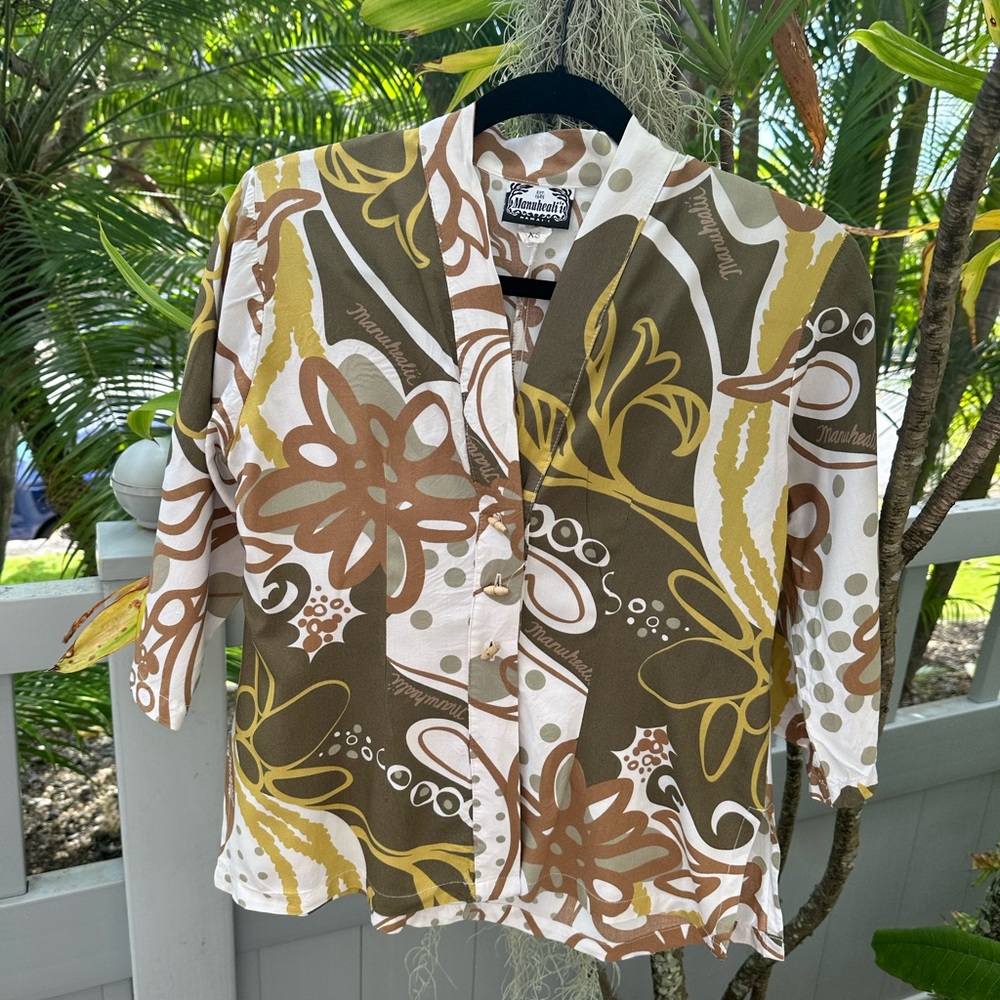 Manuhealii top
